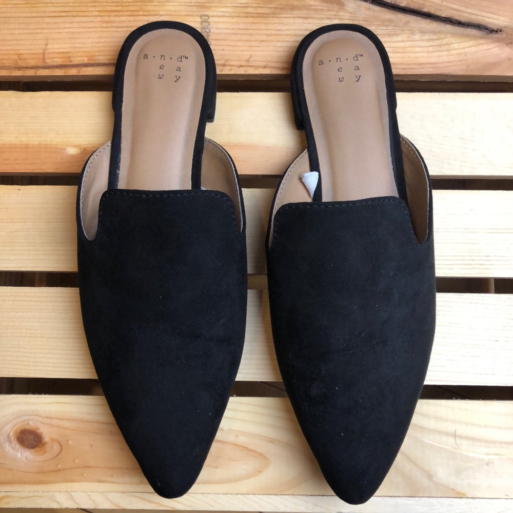 BASIC BLACK SLIP ON MULE  - SIZE 8.5